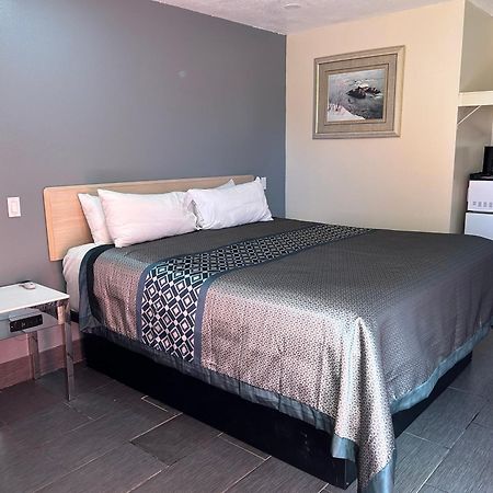 California Inn Hotel And Suites Adelanto Us 395 Экстерьер фото