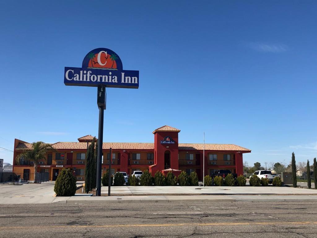 California Inn Hotel And Suites Adelanto Us 395 Экстерьер фото