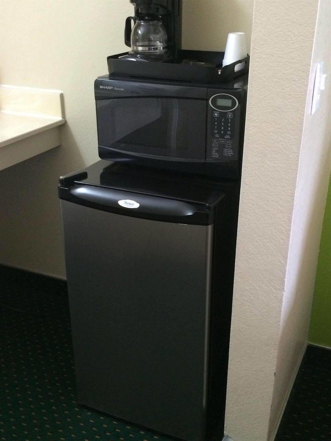 California Inn Hotel And Suites Adelanto Us 395 Экстерьер фото